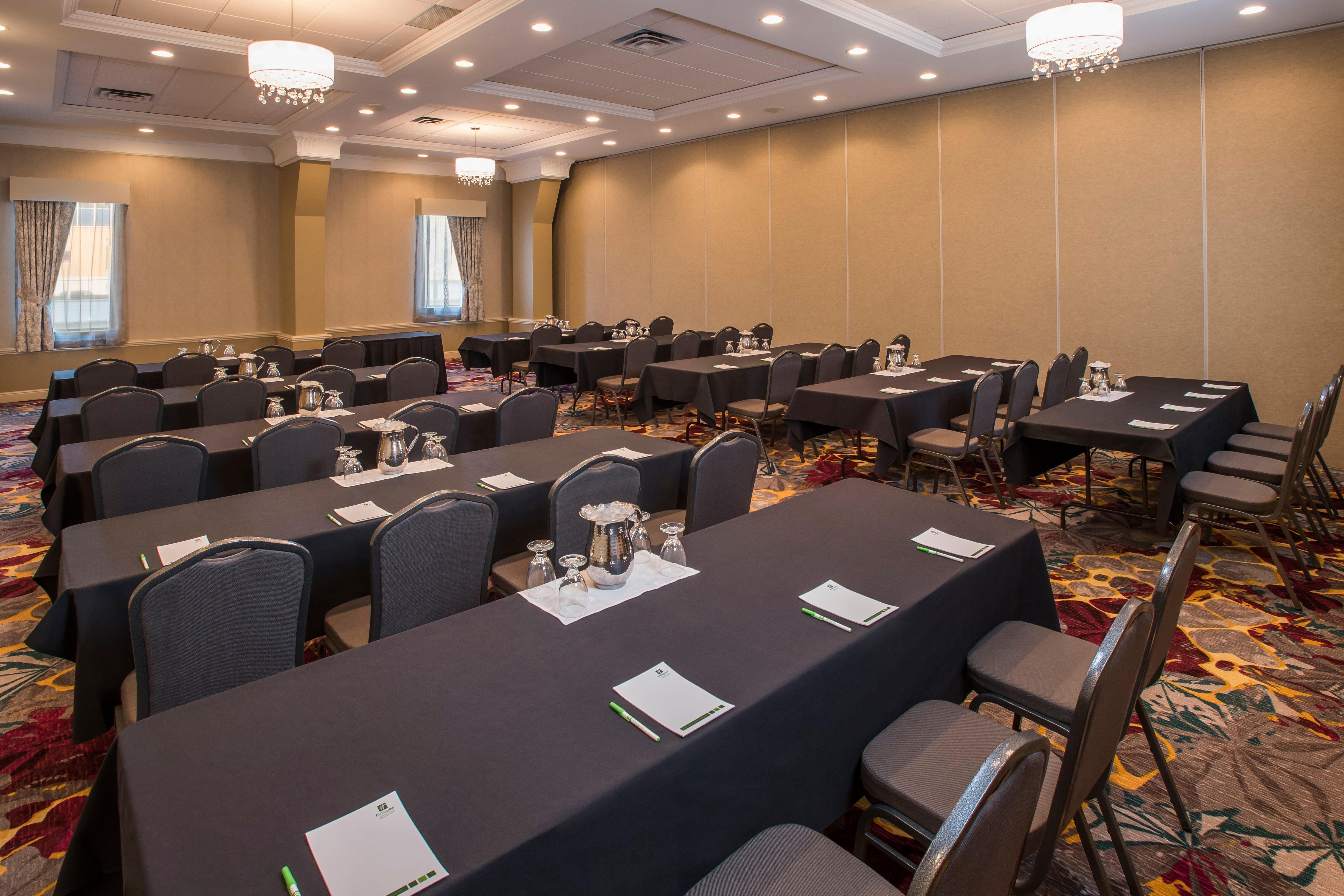 Holiday Inn Conference Centre Edmonton South By Ihg Exterior foto