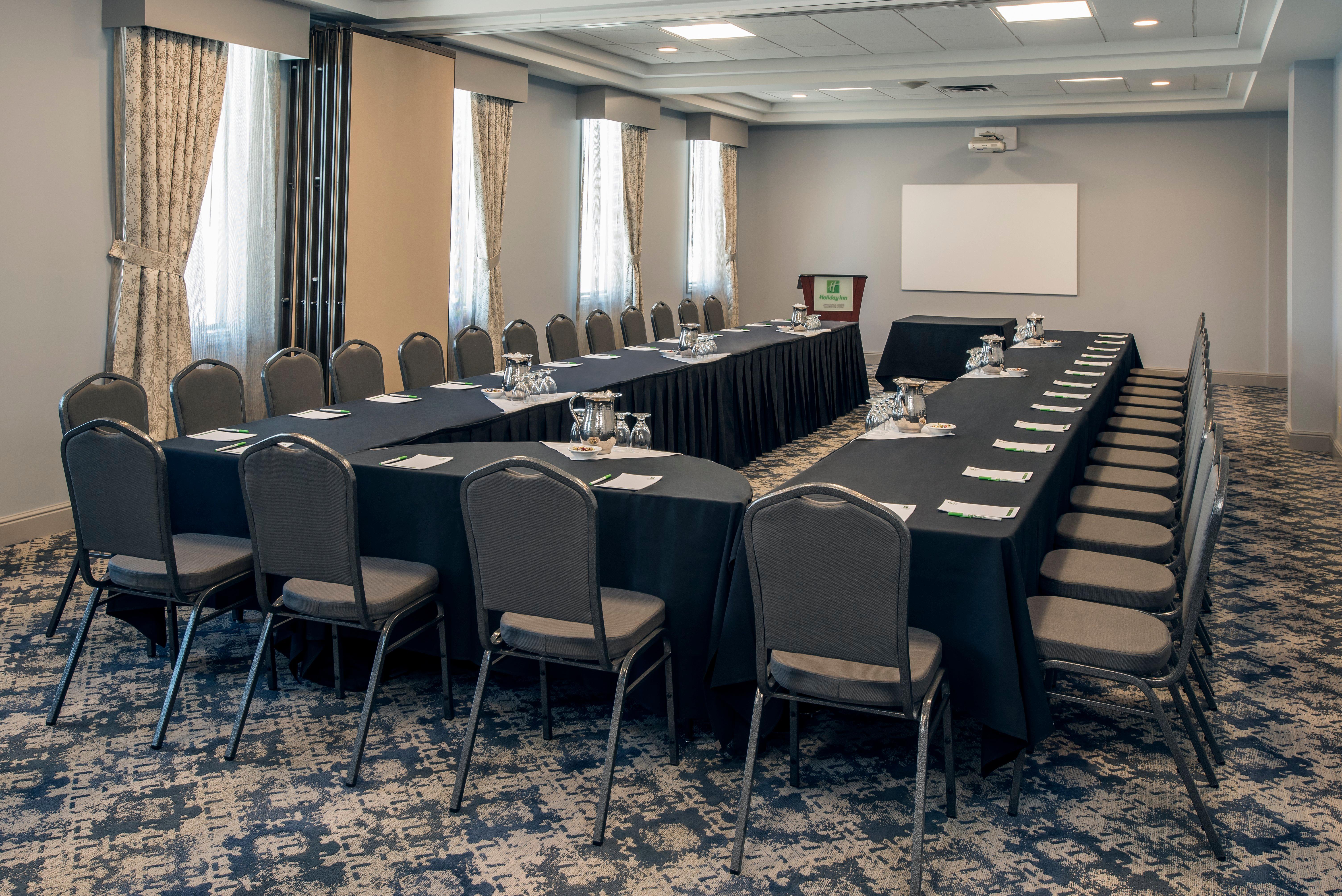 Holiday Inn Conference Centre Edmonton South By Ihg Exterior foto